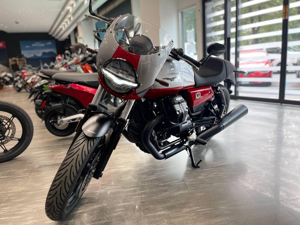 Moto Guzzi V7 Stone Corsa (2023 - 25) (4)