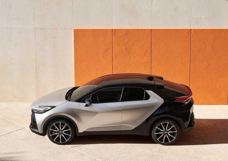 Toyota Toyota C-HR (2023-23) (2)