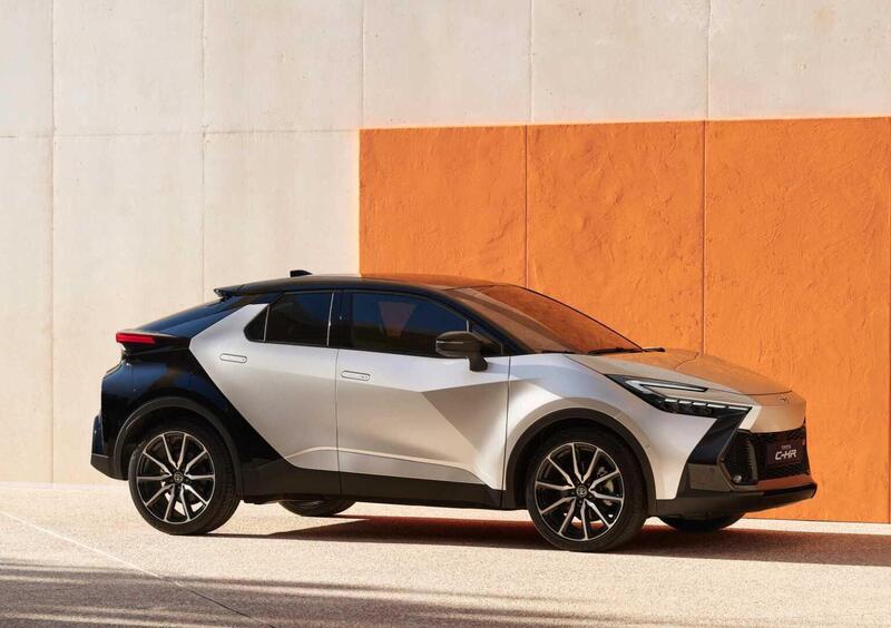 Toyota Toyota C-HR (2023-23)