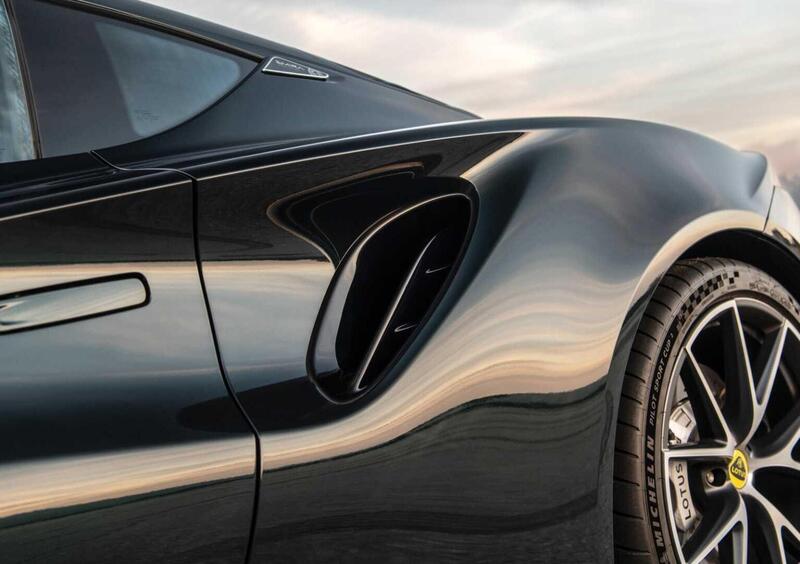 Lotus Emira (2022-->>) (13)