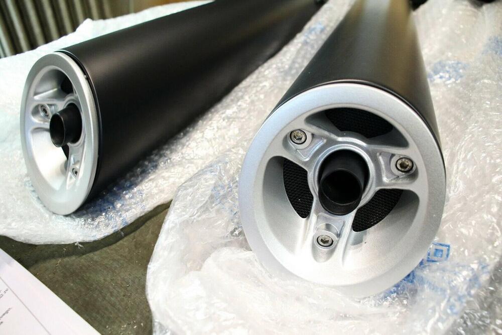 Scarico slip on bobber Moto Guzzi (2)