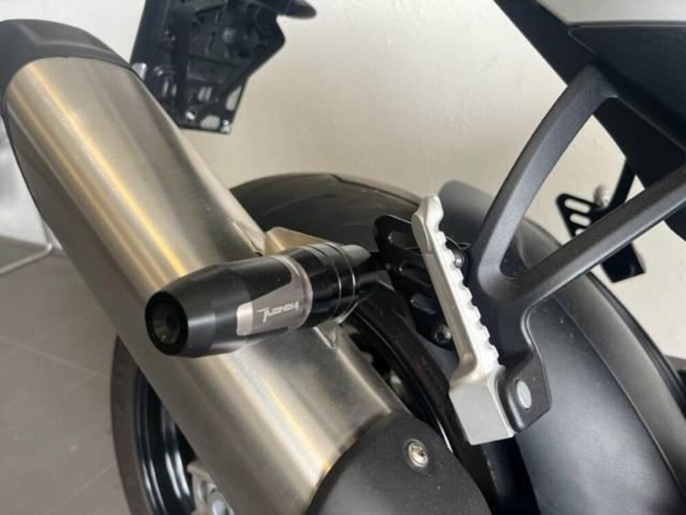 Aprilia Tuono V4 (2021 - 24) (4)