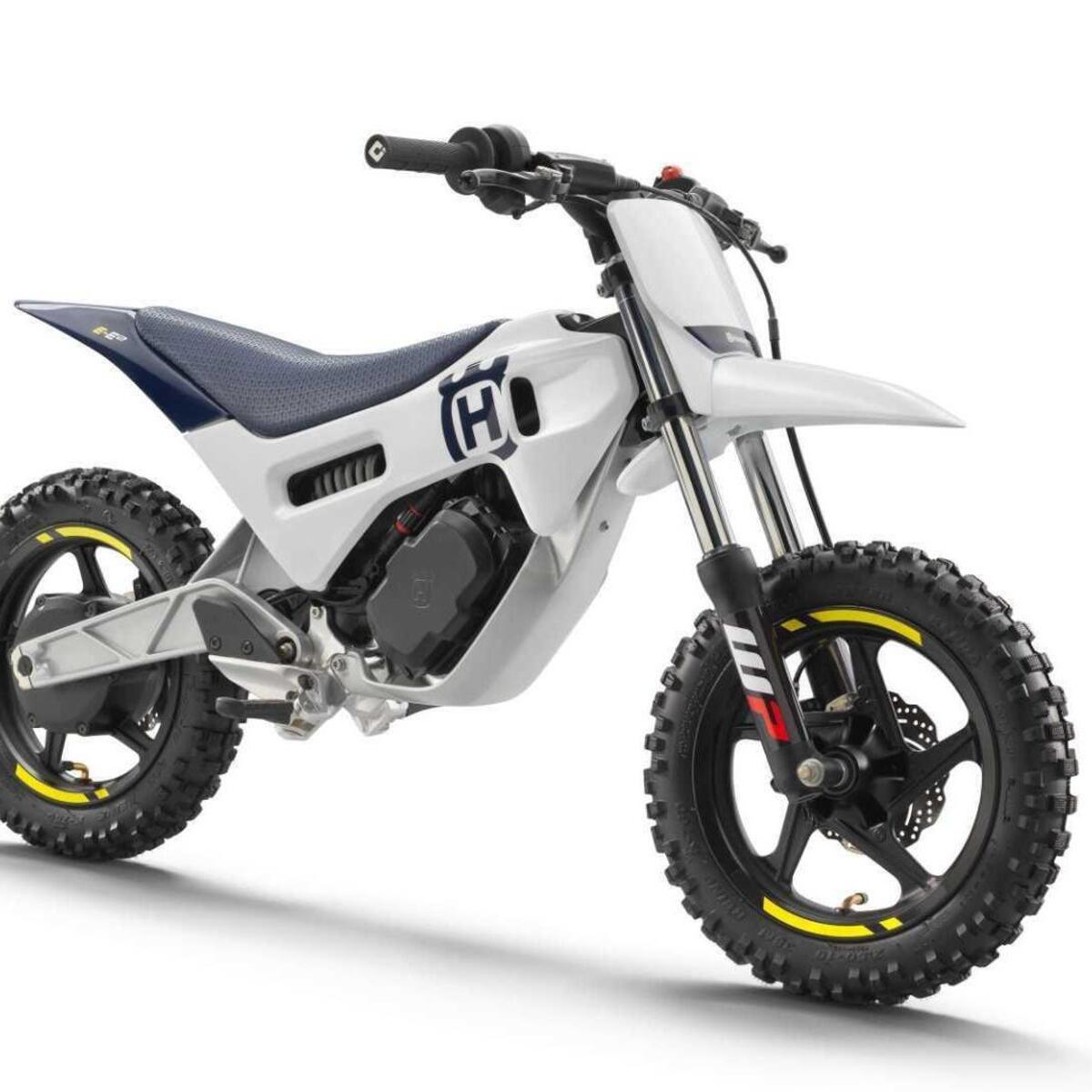 Husqvarna EE 2 (2024 - 25)