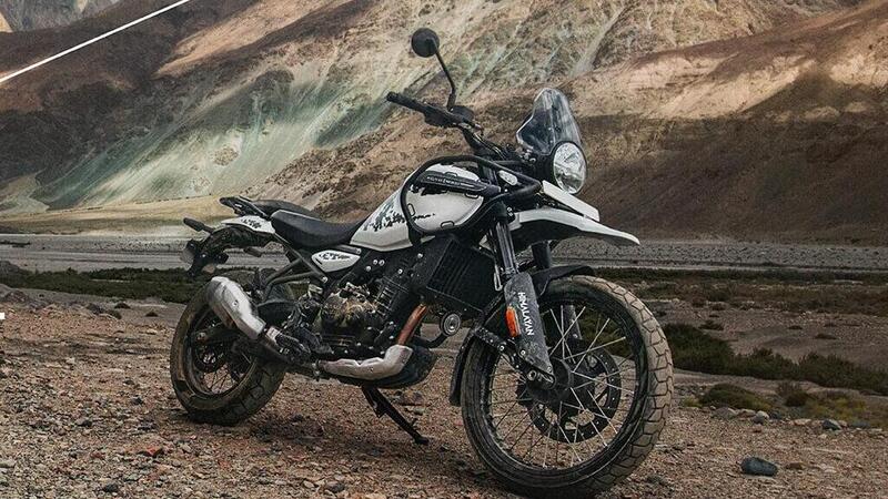 Ecco la nuova Royal Enfield Himalayan 452: foto e dati!