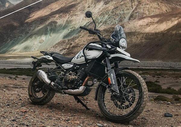 Ecco la nuova Royal Enfield Himalayan 452: foto e dati!