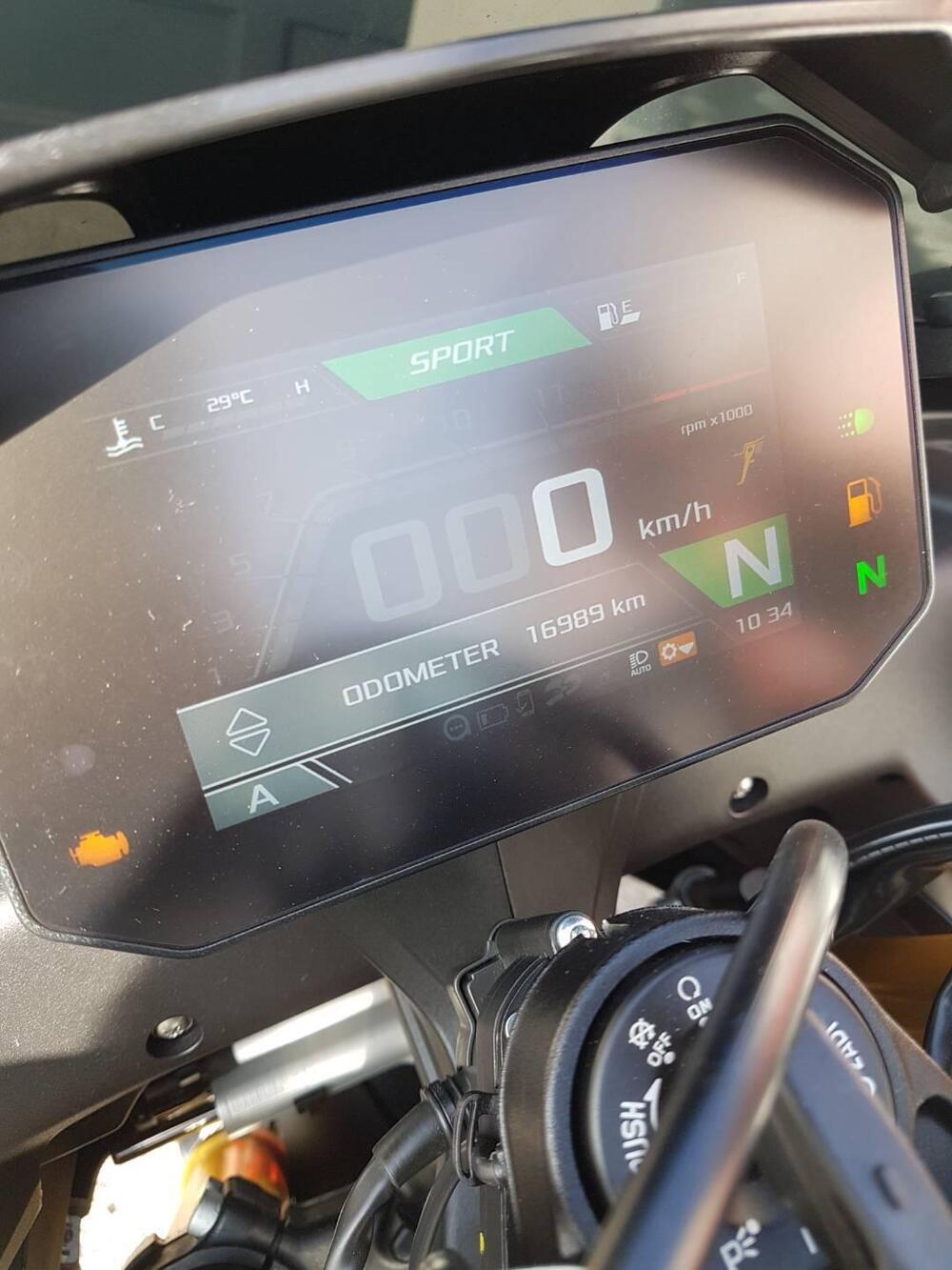 Aprilia Tuono V4 Factory (2021 - 24) (3)