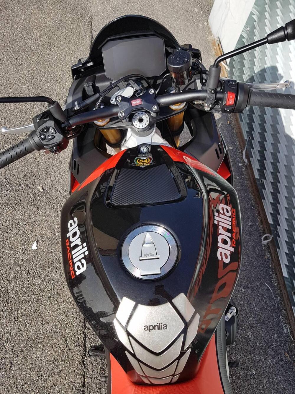 Aprilia Tuono V4 Factory (2021 - 24) (16)
