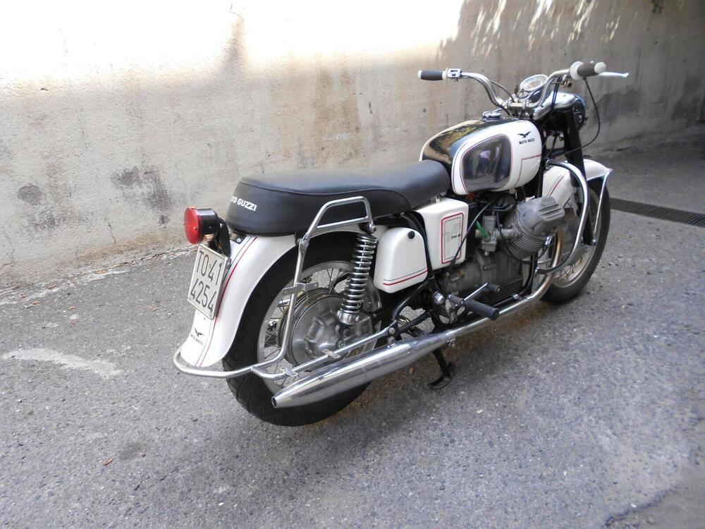 Moto Guzzi V7