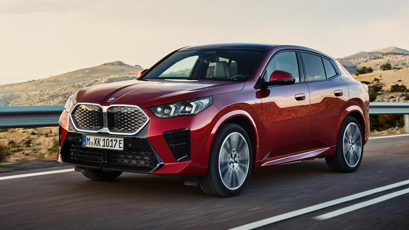 BMW X2: tutta nuova, anche elettrica BMW iX2