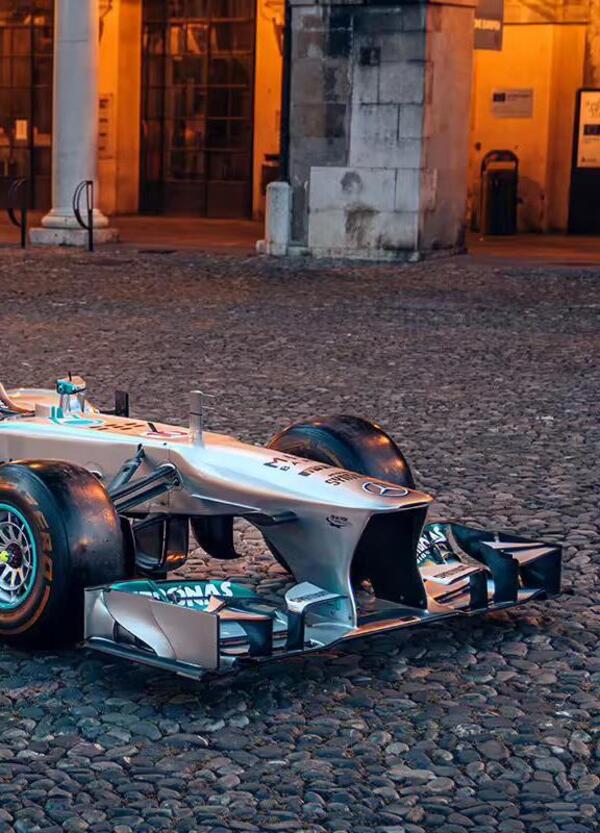 La prima Mercedes con cui ha vinto Lewis Hamilton va all&rsquo;asta e il prezzo &egrave; folle