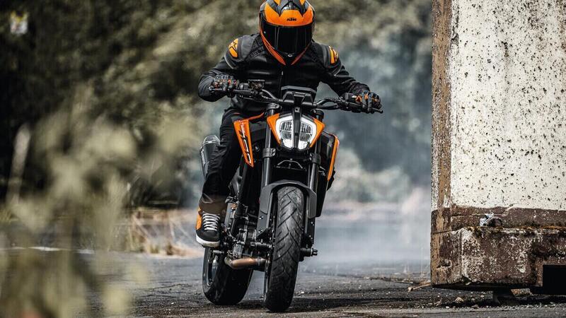 KTM lancia la 790 Duke 2024