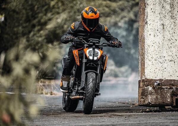 KTM lancia la 790 Duke 2024