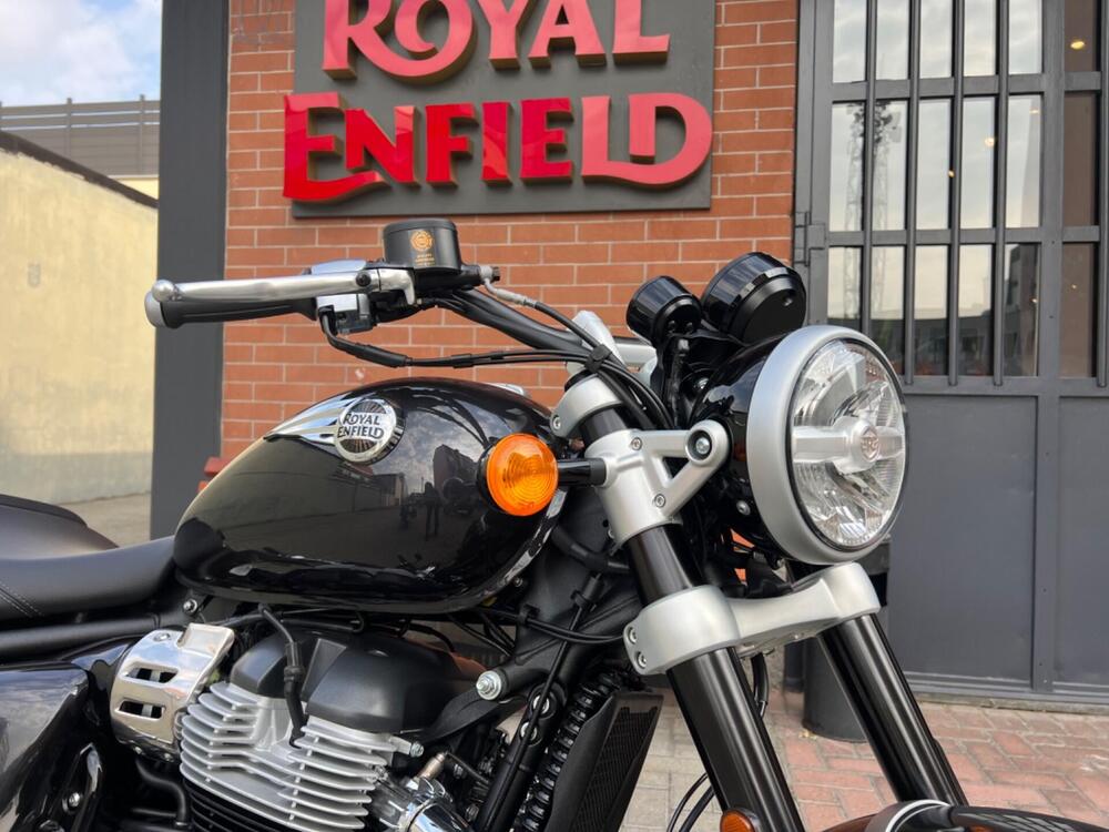 Royal Enfield Super Meteor 650 (2023 - 26) (5)