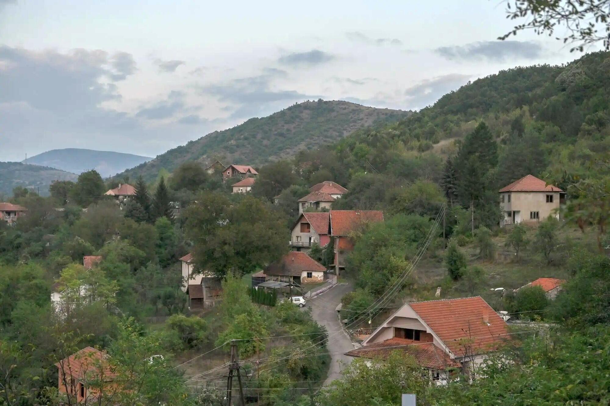 Banjska, paesino del Kosovo teatro di uno scontro sanguinoso