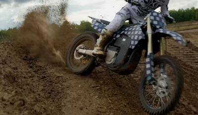 CFMOTO pronta al debutto con una moto elettrica da Cross? Guardate questo video di Ronnie Renner!