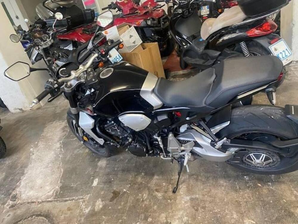 Honda CB 1000 R (2021 - 25) (2)