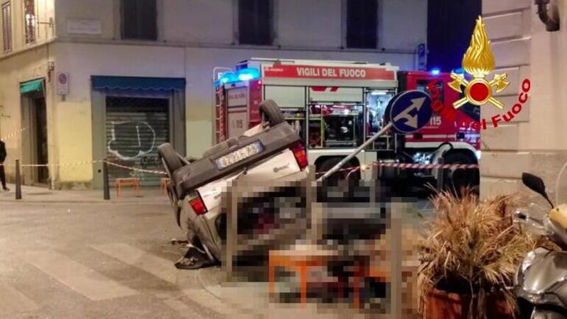 Firenze, incidente fatale tra un&#039;auto e una moto in via Gioberti