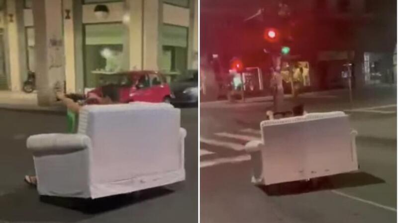 Catania, &quot;monta&quot; il divano sul monopattino e se ne va in giro per la citt&agrave;. Arriva la multa [VIDEO]