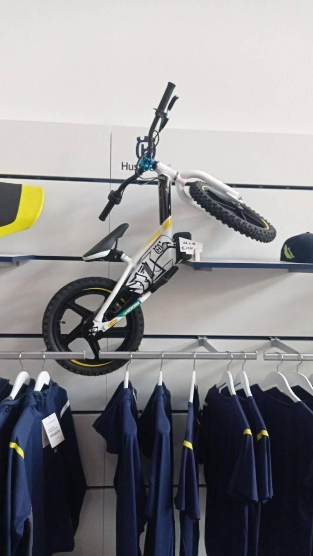 Husqvarna EE 1.16 (2023 - 24) (2)