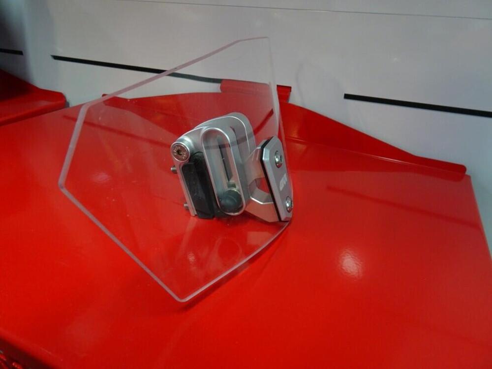 SPOILER UNIVERSALE GIVI (4)