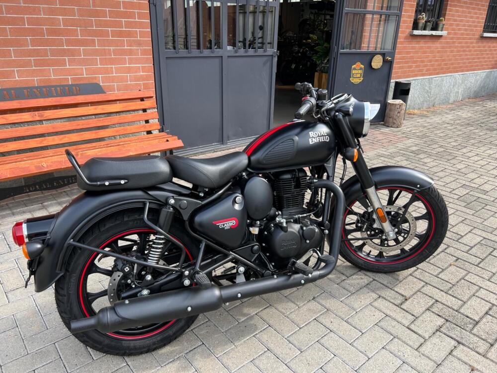 Royal Enfield Classic 350 (2021 - 25) (3)