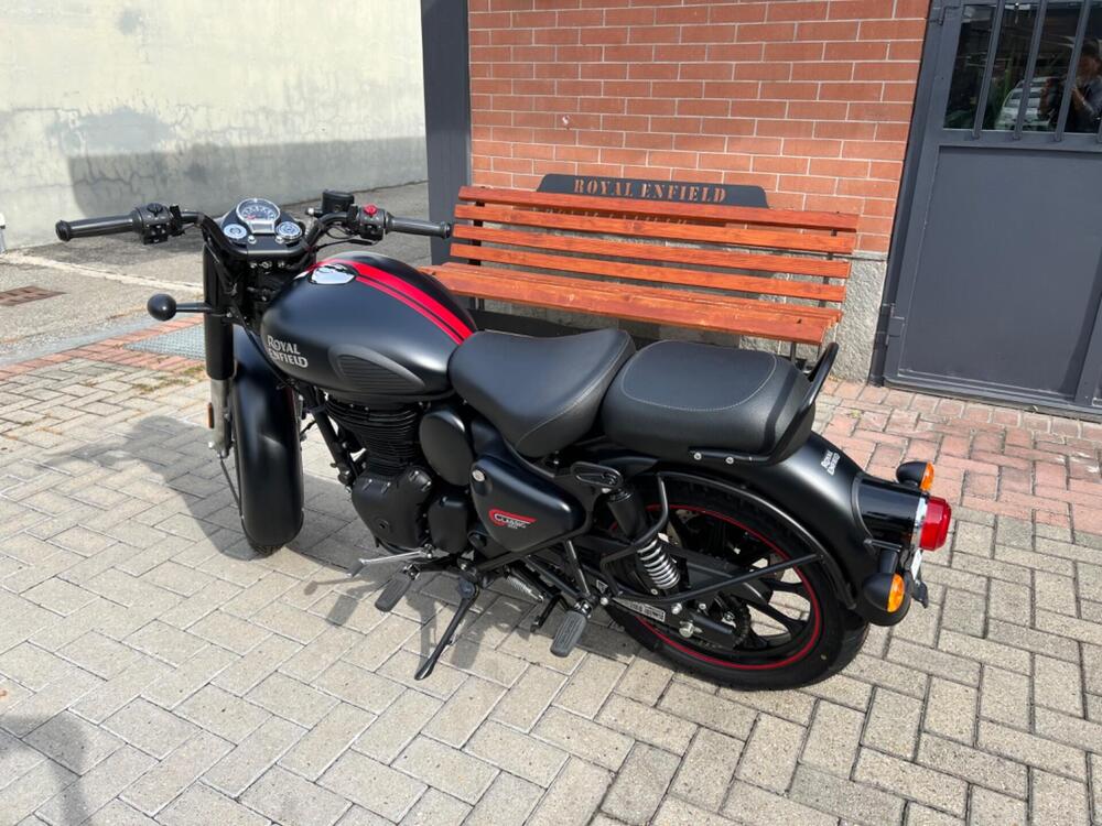 Royal Enfield Classic 350 (2021 - 25) (7)