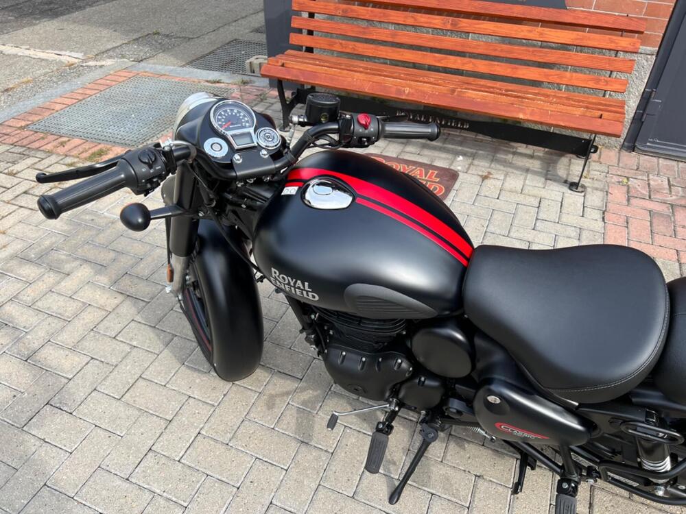 Royal Enfield Classic 350 (2021 - 25) (8)