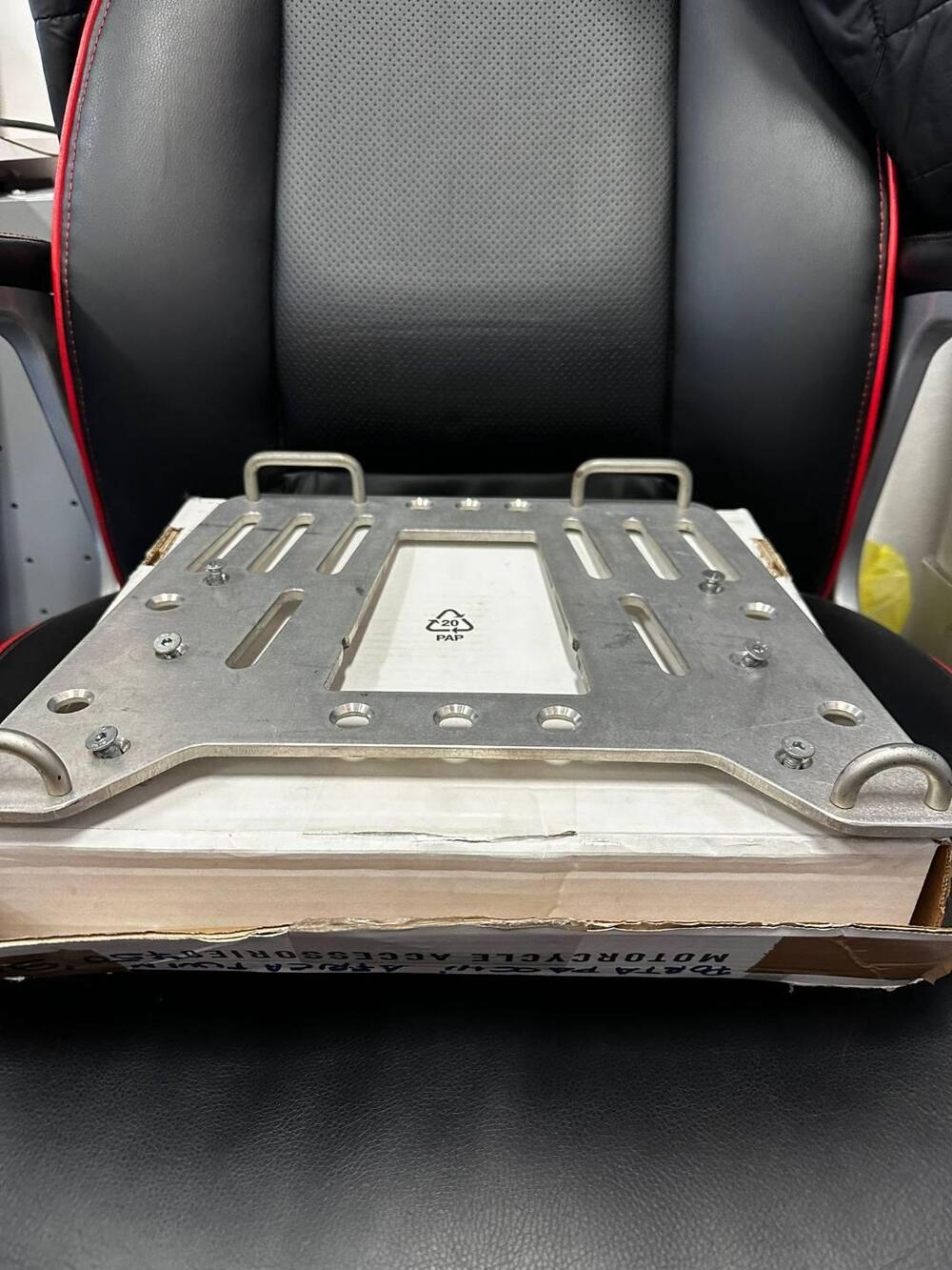 Portapacchi Honda Africa Twin 750 1995 (2)