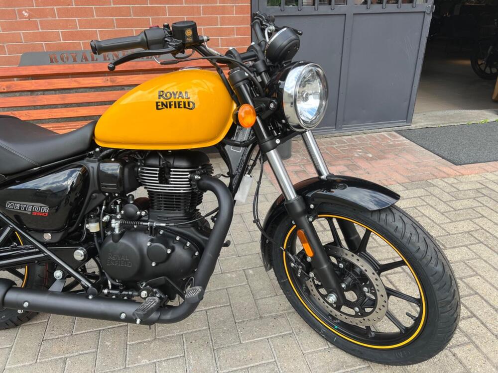 Royal Enfield Meteor 350 Fireball (2021 - 25) (3)