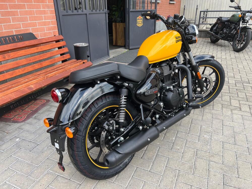 Royal Enfield Meteor 350 Fireball (2021 - 25) (5)