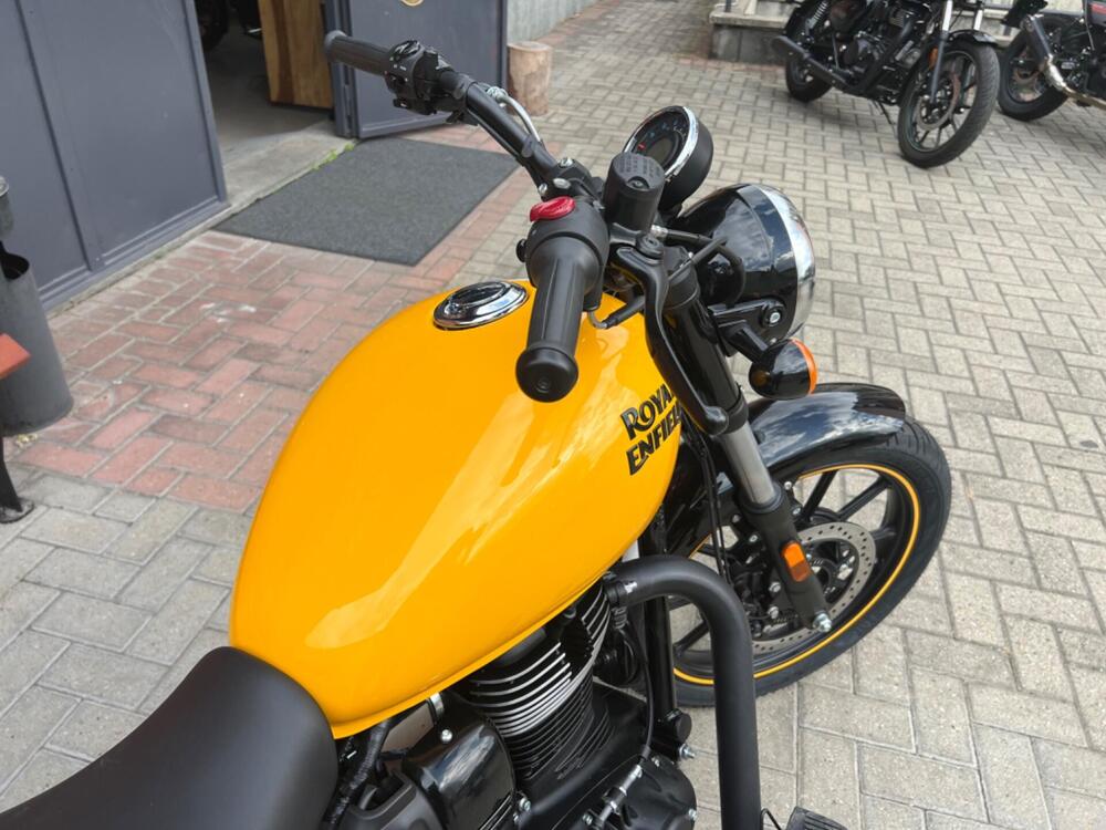 Royal Enfield Meteor 350 Fireball (2021 - 25) (6)