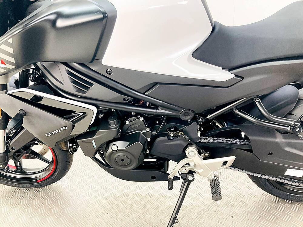 CFMOTO 450NK (2023 - 26) (16)