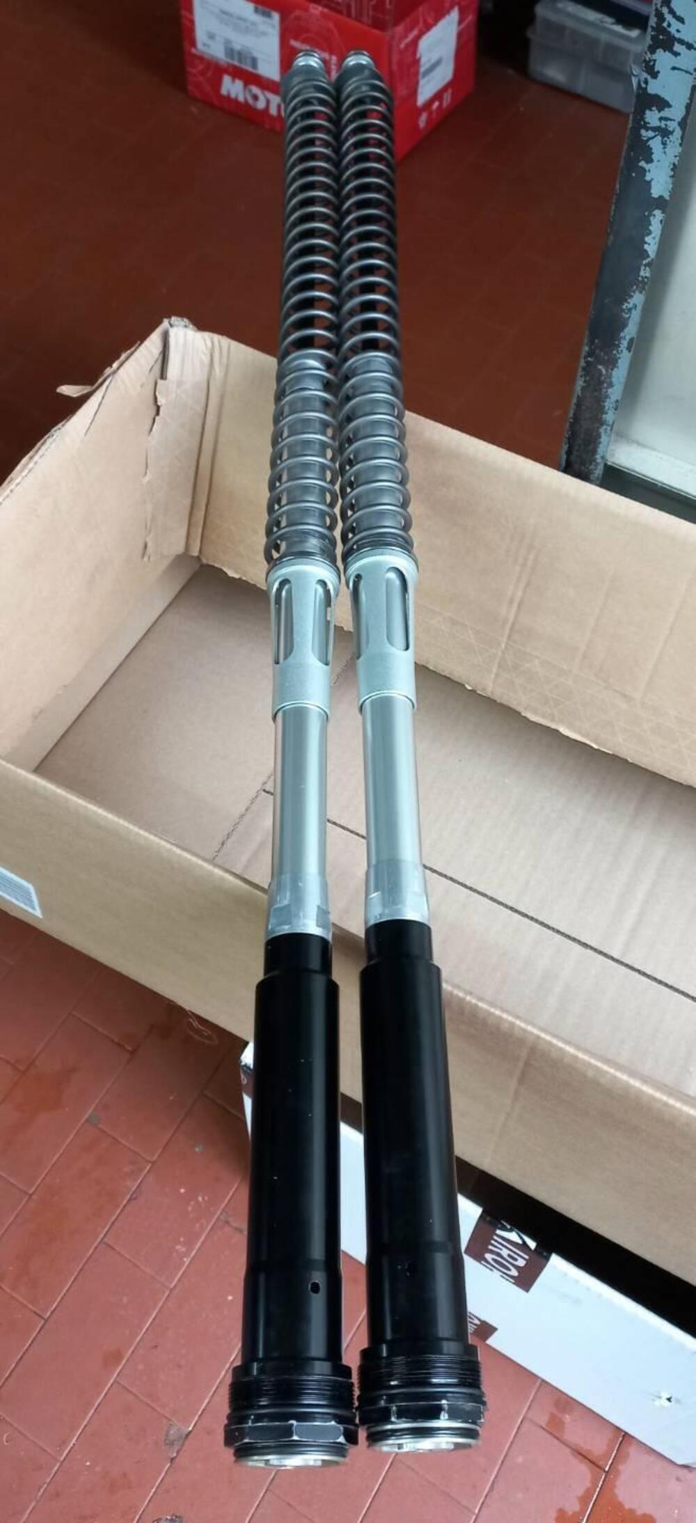 Marzocchi Shiver 48 pompanti cartuccia chiusa orig (2)