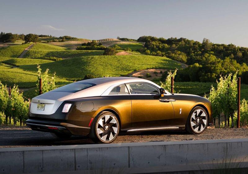 Rolls Royce Spectre (2023-->>) (6)