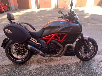 Ducati Diavel 1200 Carbon (2014 - 16) usata