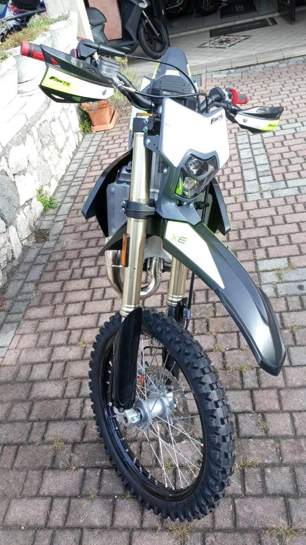 Fantic Motor XE 125 Black Edition (2024) (3)