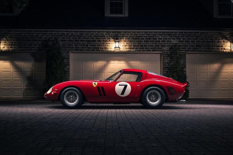 La vista laterale della Ferrari 330 LM