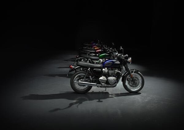 Ecco le nuove Triumph Stealth Edition: dipinte a mano e limitate [GALLERY]