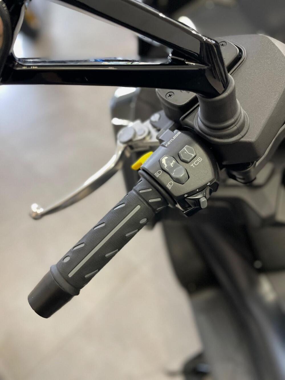 Kymco Xciting VS 400i (2023 - 25) (14)