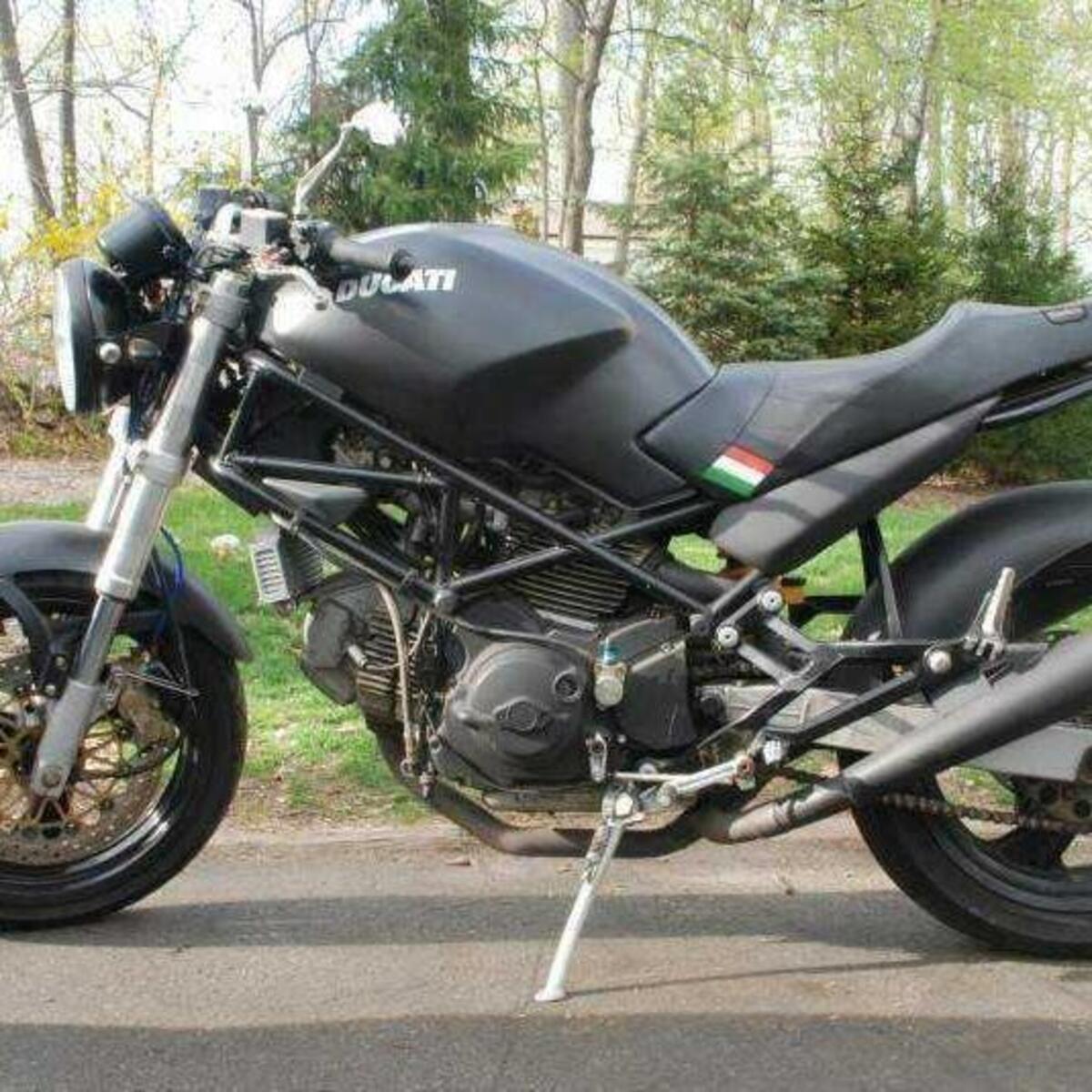 Ducati Monster 750  City Dark (1999 - 02)