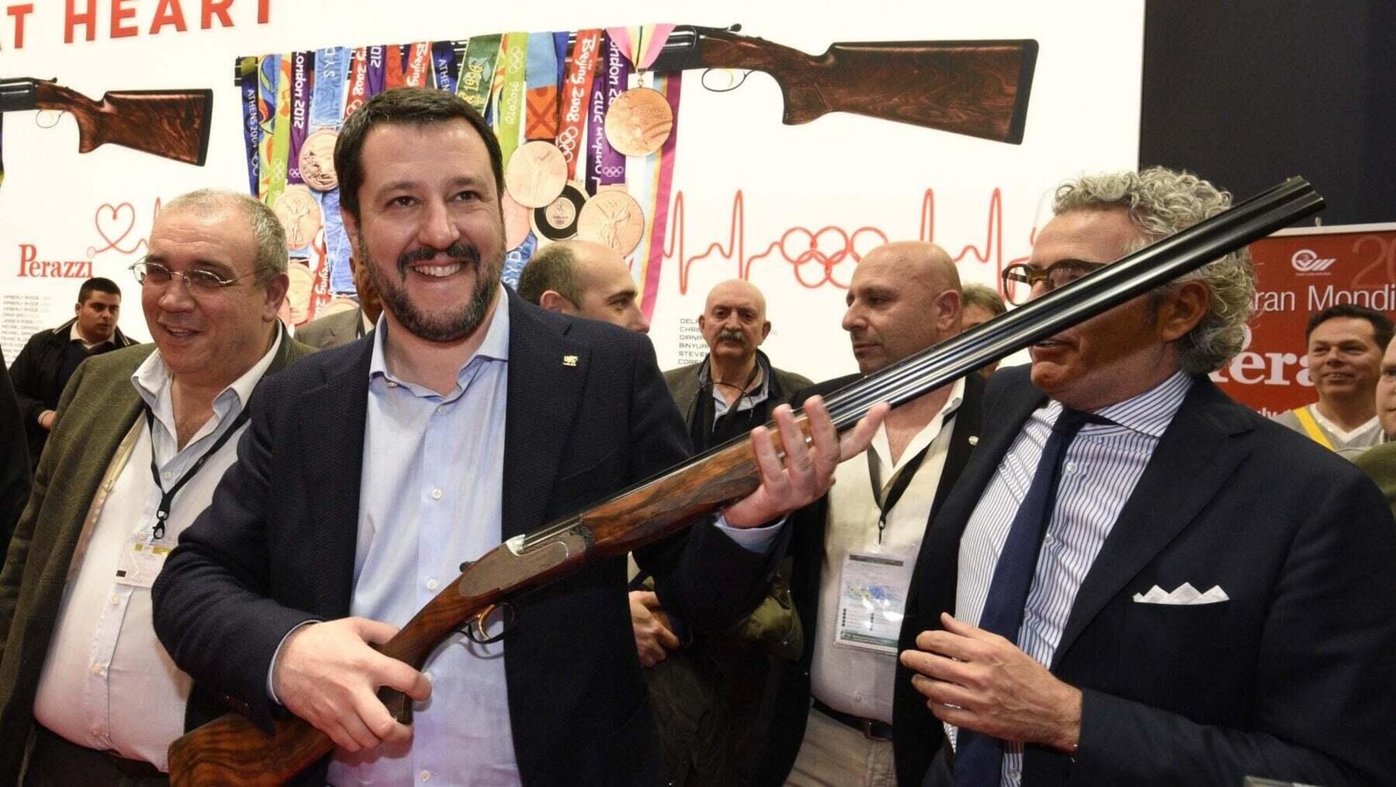 Per Salvini la difesa &egrave; o non &egrave; sempre legittima?