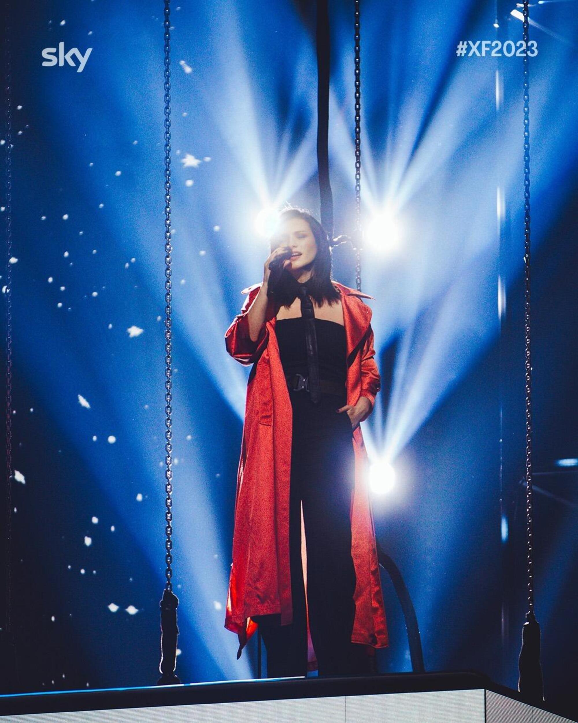 Laura Pausini ospite a X Factor 2023 presenta il nuovo album Anime Parallele