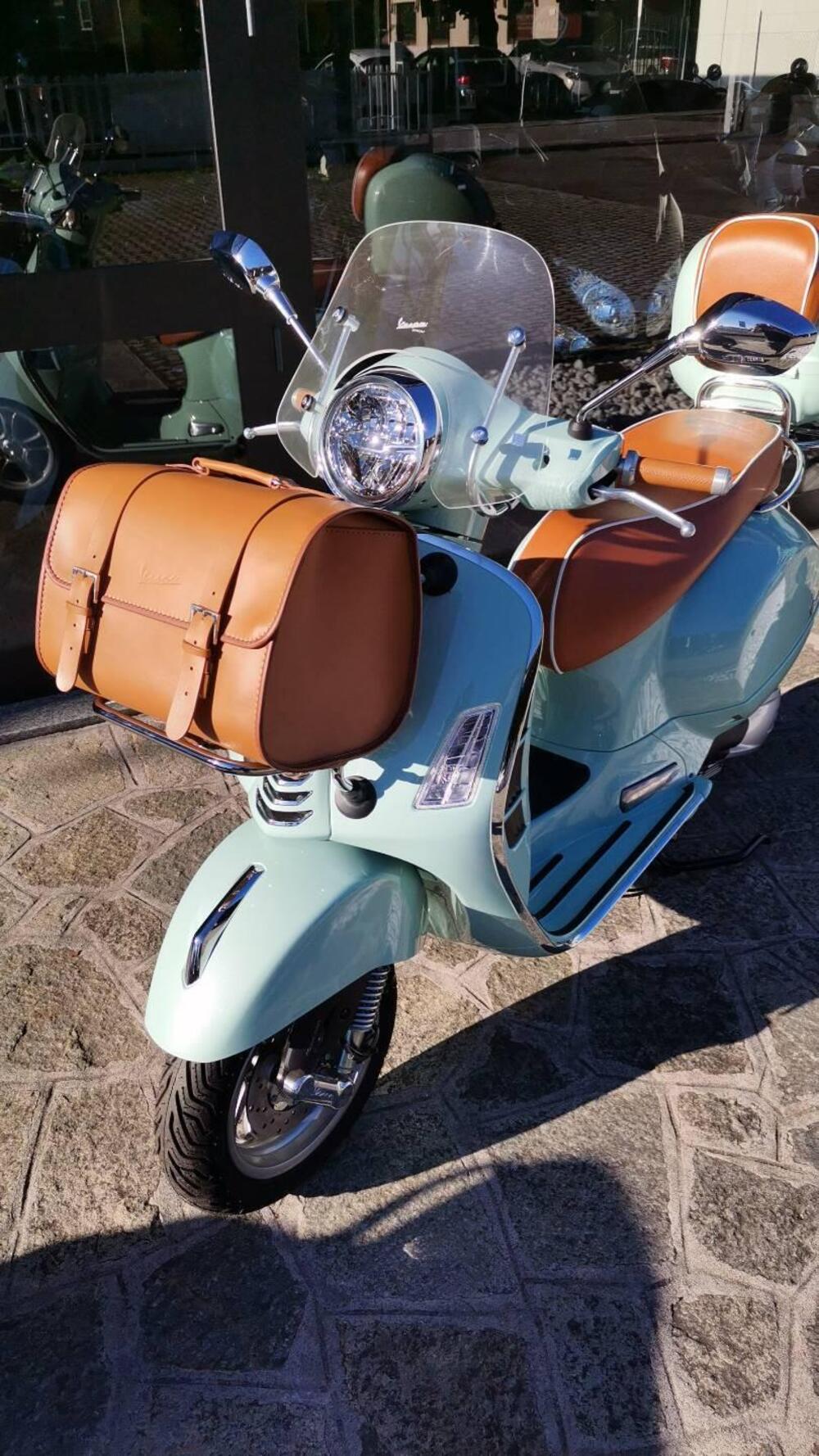 Vespa GTS 300 (2023 - 24) (2)