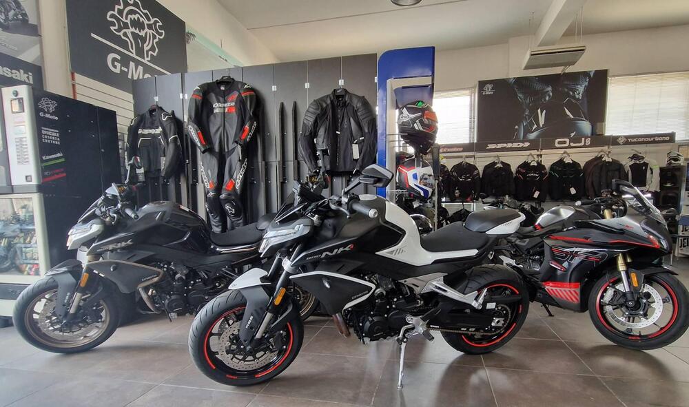 CFMOTO 800NK Advanced (2023 - 25) (4)