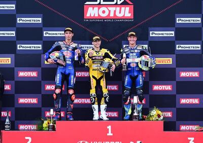 SBK 2023. GP di Spagna. Gara2: Toprak Razgatlioglu è primo, ma esce sul verde. Vince Alvaro Bautista