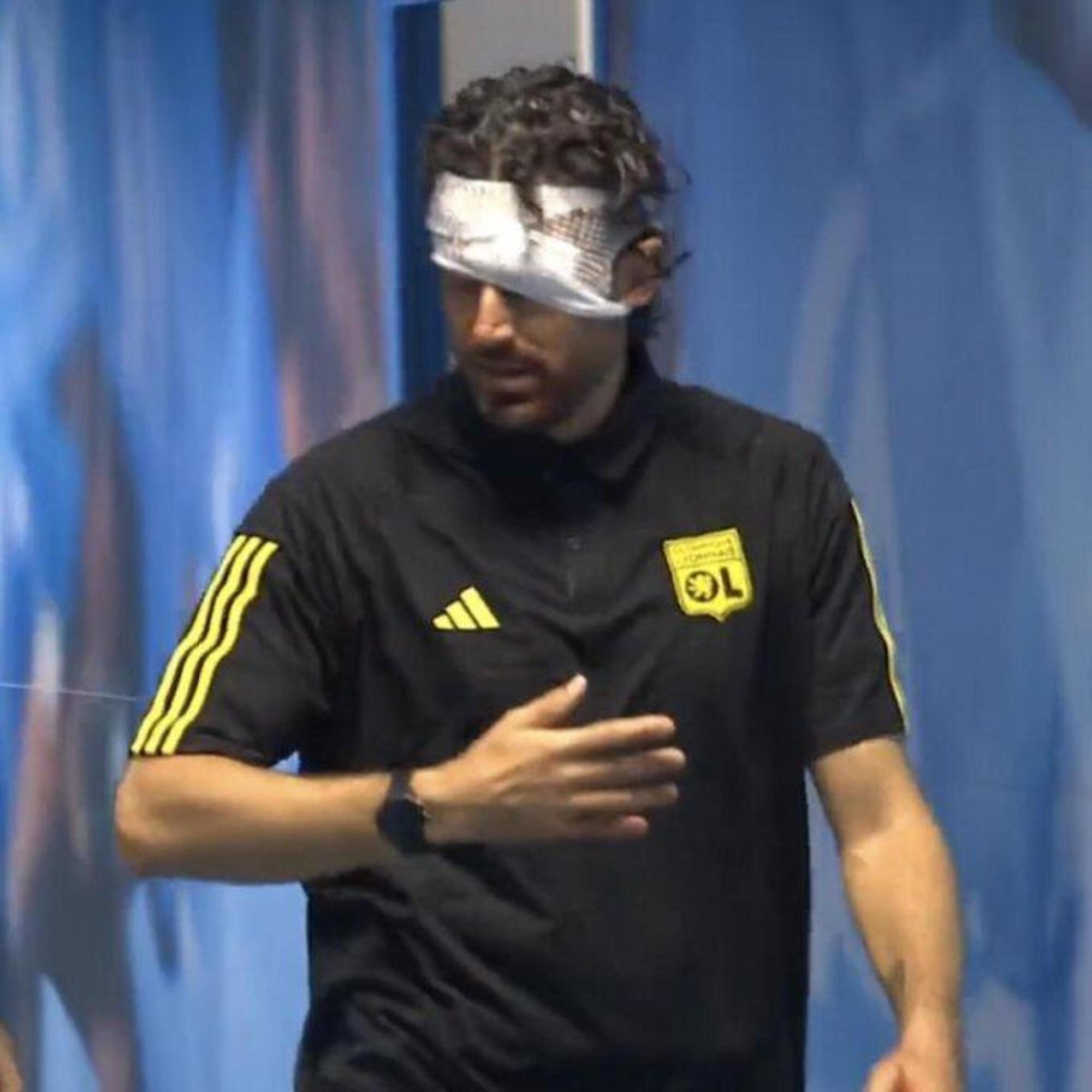 Fabio Grosso dopo l&#039;aggressione dei tifosi