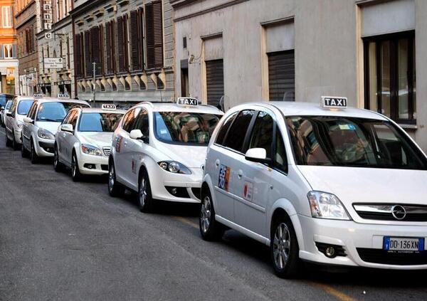 Arrivano i taxi guidati dall&rsquo;intelligenza artificiale, ma sono sicuri? Ecco di cosa si tratta