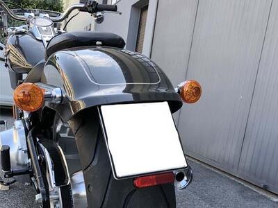 Portatarga posteriore nero con luce targa per Soft Mcj