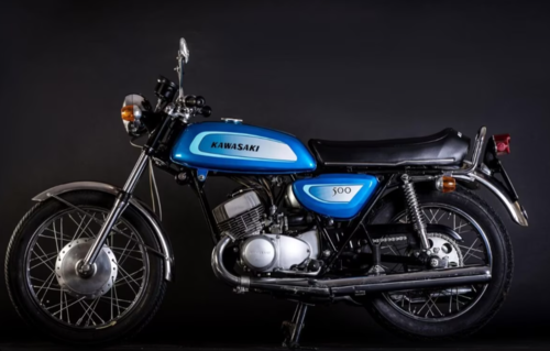 Nicos stories - Kawasaki 500: the evolution of the Mach III, exaggerated but legendary