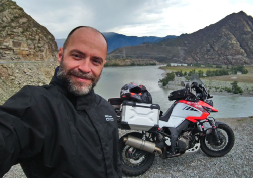 Travelling around the world on a motorbike, with a spare leg. The story of Daniele Infante